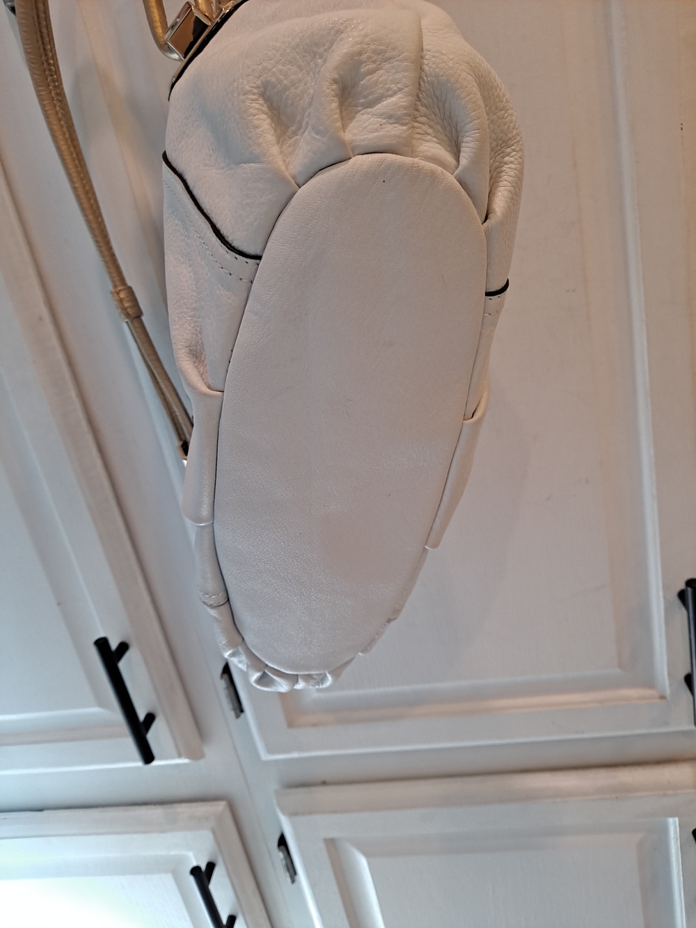B. Makowsky Y2k White Pebbled Leather Hobo Slouchy Bag Boho Chic Gold Handles - Picture 7 of 15